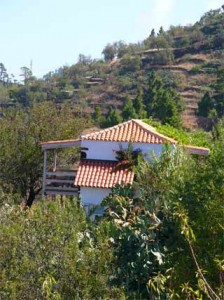 Blick auf das Ferienhaus Casa Linda vom Garten